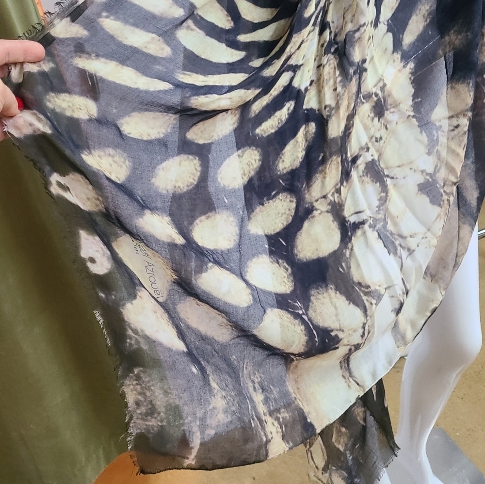 Yigal Azrouel Fall 2013 Scarf - Picture 2 of 11